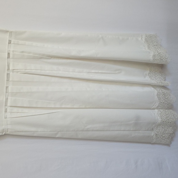 Elie Tahari White Dress w/Lace, Sequins, Rhinestones & Bead Accents. Size 2 - Picture 7 of 13